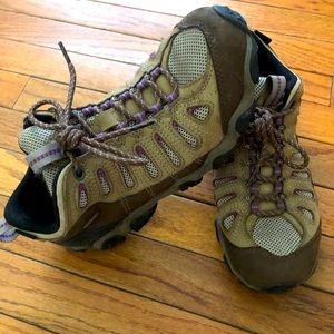 Oboz Women’s hiking shoes